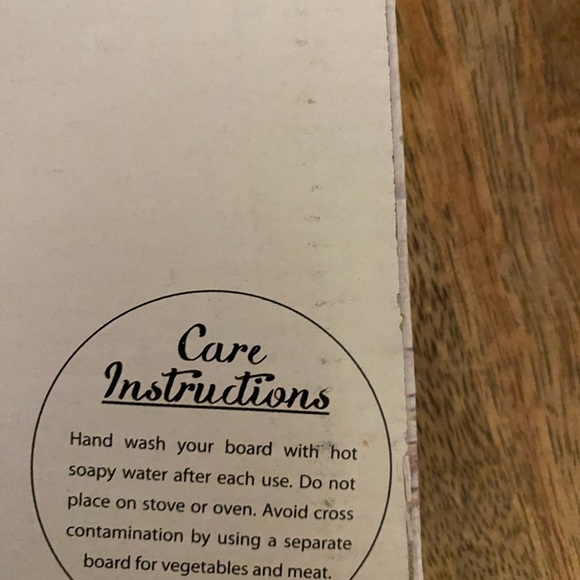 GLASS CUTTING BOARD 16x12 says HAPPY EVERYTHINg - Picture 6 of 12